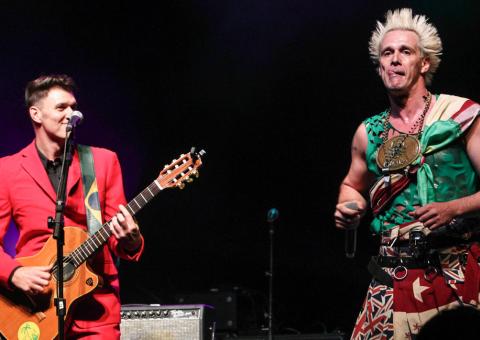  Supla e João Suplicy abrem show de banda americana em SP